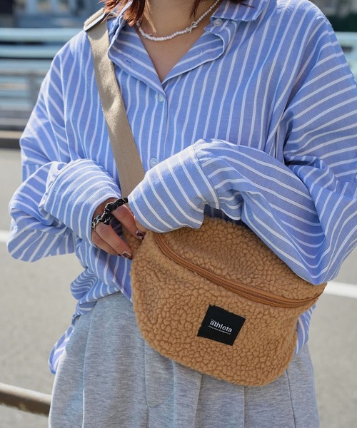 ATHLETA（アスレタ）の「［ athleta ］ボアボディバッグ（ボディバッグ/ウエストポーチ・レディース・ブラック/ベージュ・F）」の6枚目の写真