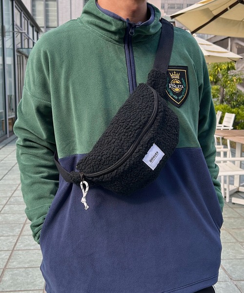 ATHLETA（アスレタ）の「［ athleta ］ボアボディバッグ（ボディバッグ/ウエストポーチ・レディース・ブラック/ベージュ・F）」の13枚目の写真
