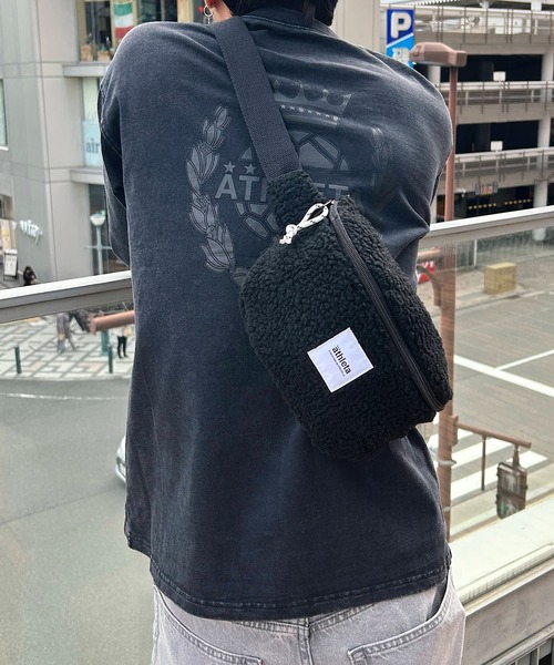 ATHLETA（アスレタ）の「［ athleta ］ボアボディバッグ（ボディバッグ/ウエストポーチ・レディース・ブラック/ベージュ・F）」の14枚目の写真