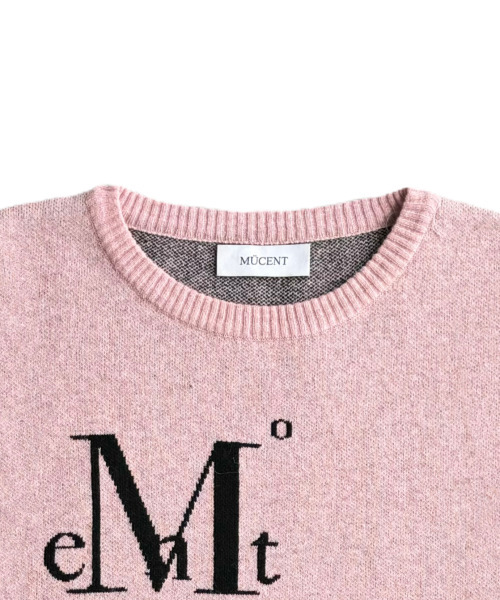 MUCENT(ムセント)の「サードベリー ビッグロゴレタリングジャカードニット(成人男女共用)(ニット/セーター・レディース・PINK・SMALL/LARGE)」の3枚目の写真