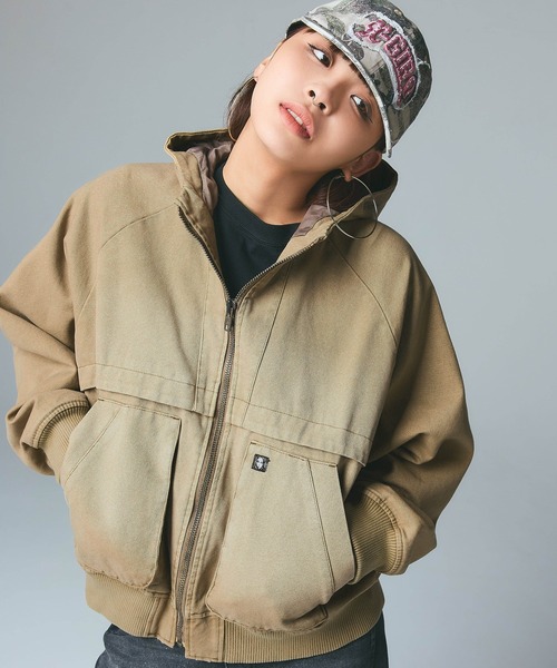 X-girl(エックスガール)の「ARCH LOGO HOODED JACKET(ブルゾン・レディース・ブラウン/ブラック・S/M)」の2枚目の写真