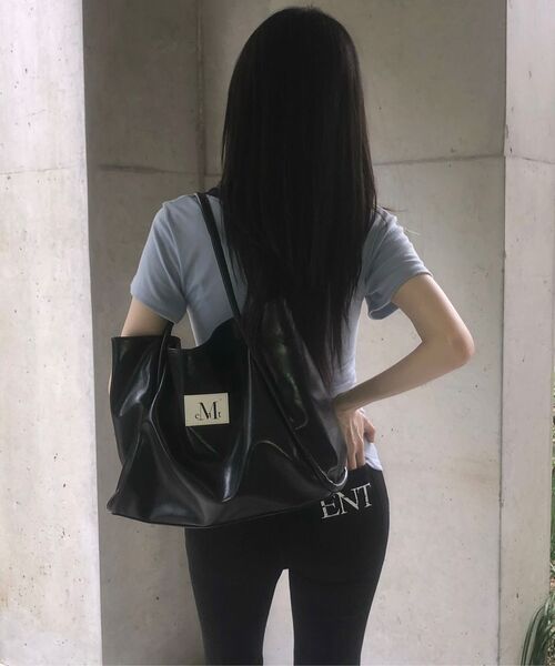 MUCENT(ムセント)の「グリックレザーショルダーバッグ 男女共用 (2カラー)(ショルダーバッグ・レディース・ブラック/ブラウン・FREE)」の21枚目の写真