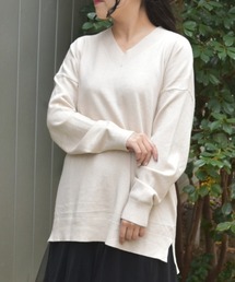 Vネックニット