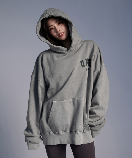 ONERM(ワンアルエム)の「ピグメントグラフィックヘビースウェットフードパーカー Gray(パーカー・レディース・その他・LARGE/X-LARGE)」の2枚目の写真