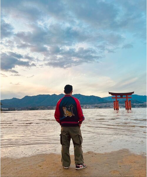 BEOM(ボム)の「韓国ホワイトタイガージャンパー(レッド)(ブルゾン・メンズ・その他・FREE)」の2枚目の写真