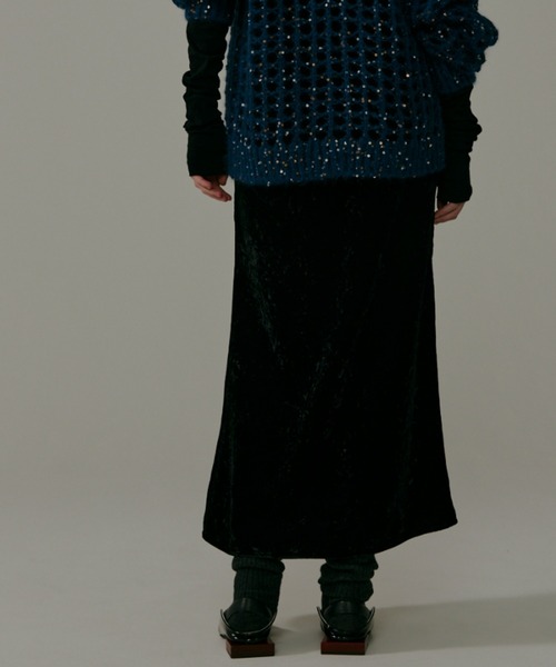 CINOH(チノ)の「CRUSHED VELOUR LONG SKIRT(スカート・レディース・ブラック・36/38)」の6枚目の写真