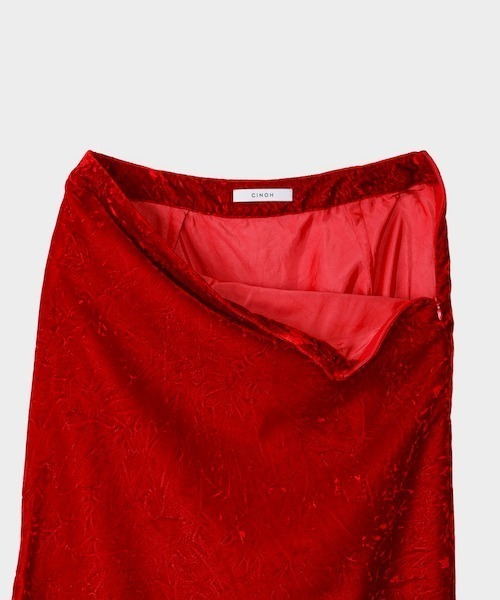 CINOH(チノ)の「CRUSHED VELOUR LONG SKIRT(スカート・レディース・ブラック・36/38)」の10枚目の写真