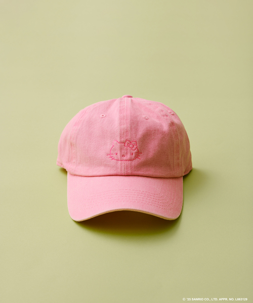 JOURNAL STANDARD（ジャーナルスタンダード）の「HELLO KITTY / ハローキティ エンブロイダリーキャップ（キャップ・メンズ・カーキ/ピンク/ライトブルー・FREE）」の2枚目の写真
