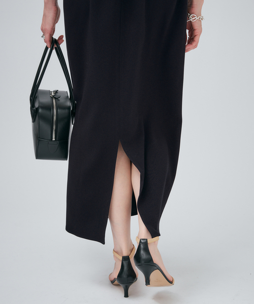 VERMEIL par iena(ヴェルメイユパーイエナ)の「ACEPOLYバックサテンケープ風ワンピース(ワンピース・レディース・ネイビー/ブラック・36/38)」の14枚目の写真