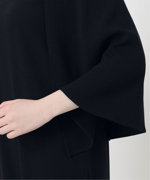 VERMEIL par iena(ヴェルメイユパーイエナ)の「ACEPOLYバックサテンケープ風ワンピース(ワンピース・レディース・ネイビー/ブラック・36/38)」の20枚目の写真