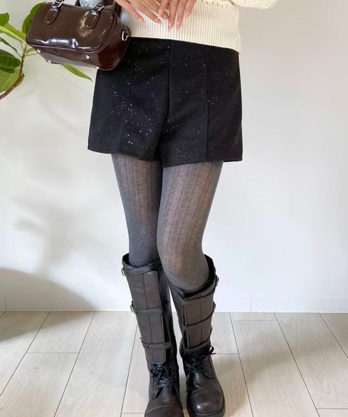 mebole(メボレ)の「ラメショートパンツ(その他パンツ・レディース・ブラック/グレー・SMALL/MEDIUM)」の4枚目の写真