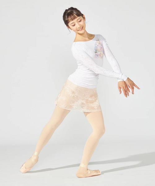 Chacott（チャコット）の「【ノーソーイングニット】フラワーブーケプリントニットトップ（ニット/セーター・レディース・ホワイト/ライトピンク・M）」の3枚目の写真