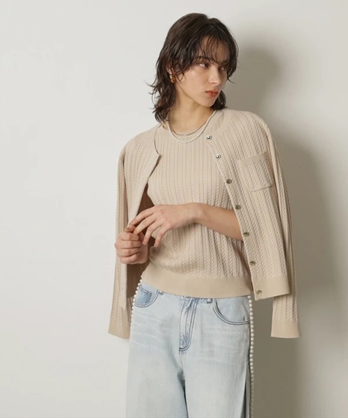 CADUNE(カデュネ)の「ケーブルアンサンブル(ニット/セーター・レディース・ホワイト/ブラック系その他/ベージュ/ホワイト系その他/レッド/ネイビー・38)」の4枚目の写真