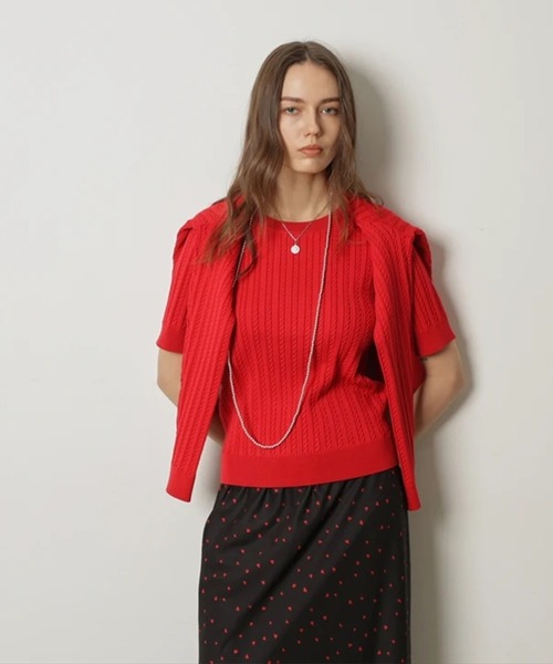 CADUNE(カデュネ)の「ケーブルアンサンブル(ニット/セーター・レディース・ホワイト/ブラック系その他/ベージュ/ホワイト系その他/レッド/ネイビー・38)」の6枚目の写真