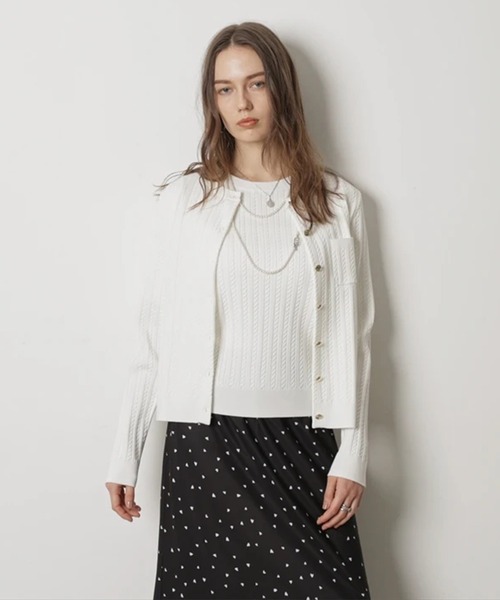 CADUNE(カデュネ)の「ケーブルアンサンブル(ニット/セーター・レディース・ホワイト/ブラック系その他/ベージュ/ホワイト系その他/レッド/ネイビー・38)」の8枚目の写真