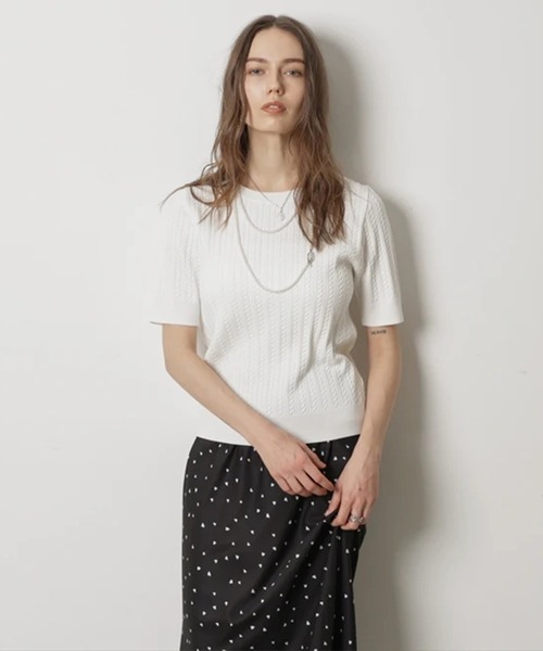 CADUNE(カデュネ)の「ケーブルアンサンブル(ニット/セーター・レディース・ホワイト/ブラック系その他/ベージュ/ホワイト系その他/レッド/ネイビー・38)」の11枚目の写真