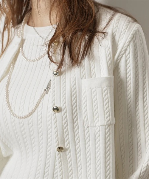 CADUNE(カデュネ)の「ケーブルアンサンブル(ニット/セーター・レディース・ホワイト/ブラック系その他/ベージュ/ホワイト系その他/レッド/ネイビー・38)」の18枚目の写真