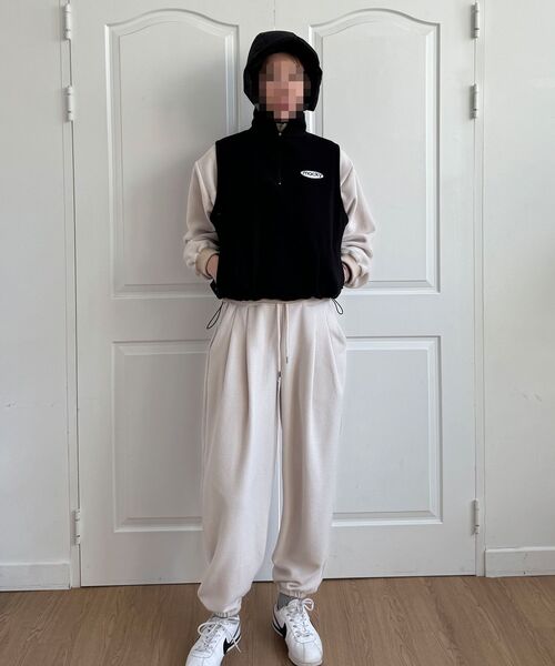MACKY(マッキー)の「フリースピンタックジョガーパンツクリーム(スウェットパンツ・レディース・その他・1/2)」の6枚目の写真