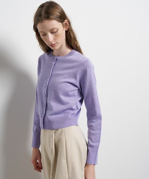 LANVIN en Bleu(ランバンオンブルー)の「メニーボタンカーディガン(ニット/セーター・レディース・オフホワイト/ブラック/ライトカーキ/ライトパープル・38)」の9枚目の写真