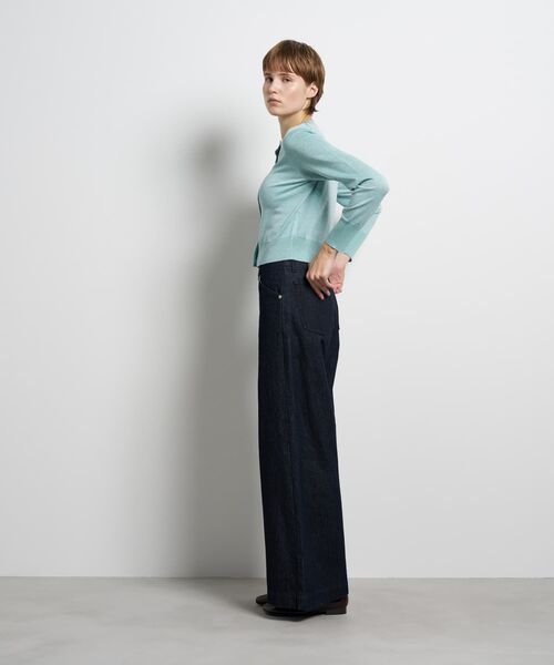 LANVIN en Bleu(ランバンオンブルー)の「メニーボタンカーディガン(ニット/セーター・レディース・オフホワイト/ブラック/ライトカーキ/ライトパープル・38)」の15枚目の写真