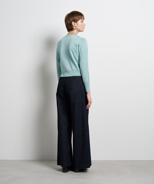LANVIN en Bleu(ランバンオンブルー)の「メニーボタンカーディガン(ニット/セーター・レディース・オフホワイト/ブラック/ライトカーキ/ライトパープル・38)」の16枚目の写真