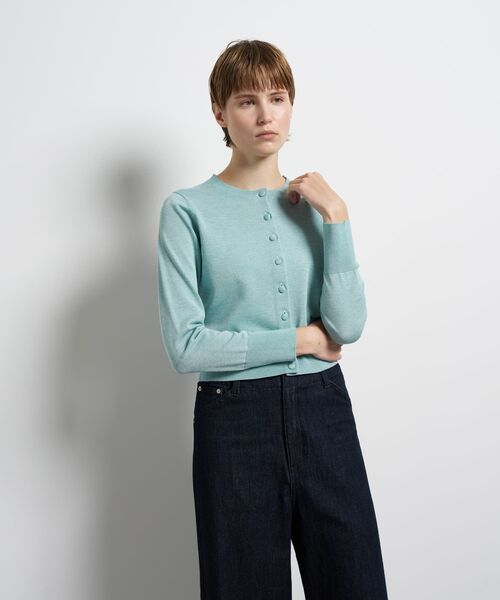 LANVIN en Bleu(ランバンオンブルー)の「メニーボタンカーディガン(ニット/セーター・レディース・オフホワイト/ブラック/ライトカーキ/ライトパープル・38)」の17枚目の写真