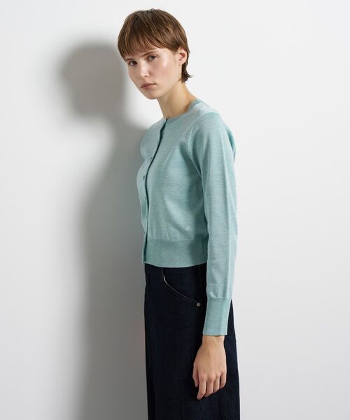 LANVIN en Bleu(ランバンオンブルー)の「メニーボタンカーディガン(ニット/セーター・レディース・オフホワイト/ブラック/ライトカーキ/ライトパープル・38)」の18枚目の写真