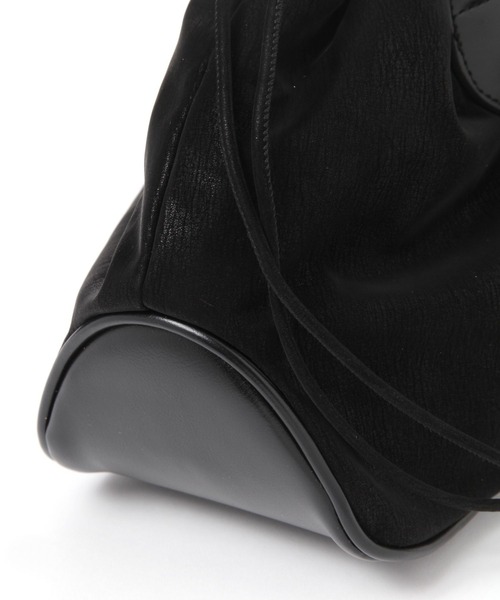 LAKOLE（ラコレ）の「ヌバック風ドロストショルダーバッグ / 633897（ハンドバッグ・レディース・ライトブラウン/ブラック・FREE）」の10枚目の写真