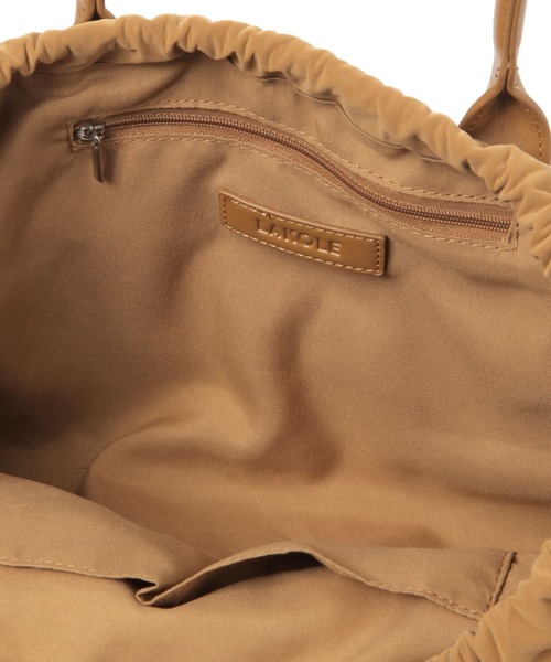 LAKOLE（ラコレ）の「ヌバック風ドロストショルダーバッグ / 633897（ハンドバッグ・レディース・ライトブラウン/ブラック・FREE）」の5枚目の写真