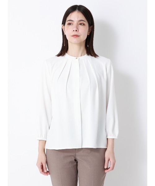 SUIT SQUARE（スーツスクエア）の「フロントタックブラウス 7分袖 ウォッシャブル ジョーゼット 無地（シャツ/ブラウス・レディース・ライトグレー/オフホワイト/ブルー・38(9号)/40(11号)）」の5枚目の写真