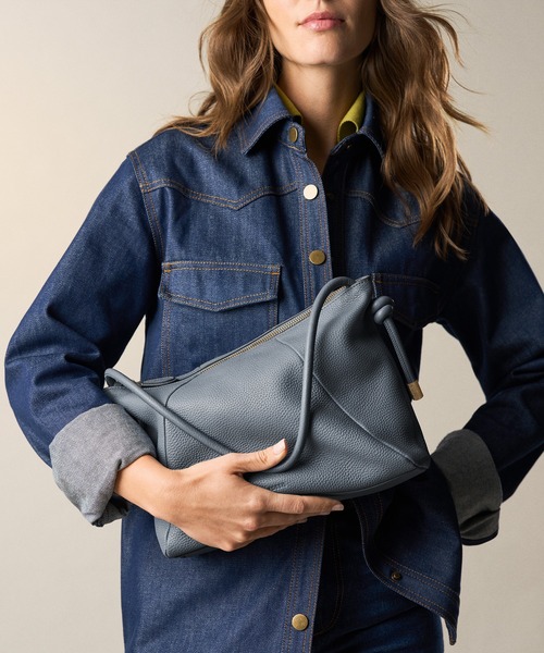 FOSSIL(フォッシル)の「フォッシル 肩かけバッグ レディース レザー ブルー スマホ収納可 ZB11119450(ショルダーバッグ・レディース・ブルー・FREE)」の2枚目の写真