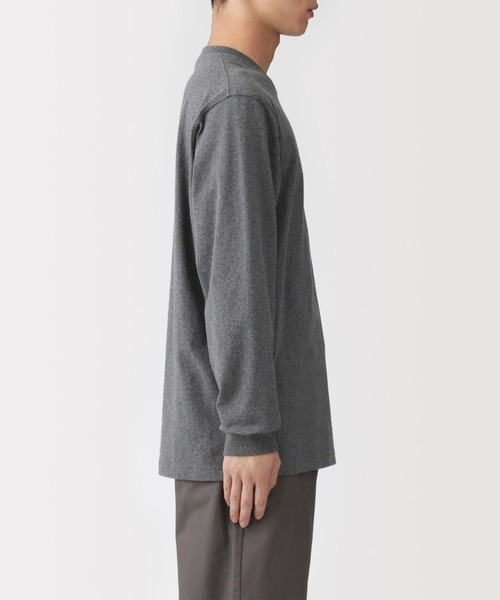 無印良品（ムジルシリョウヒン）の「紳士　洗いざらし太番手クルーネック長袖Ｔシャツ（Tシャツ/カットソー・メンズ・ブラウン系/スモーキーグリーン系/チャコールグレー/ブルー系/ホワイト・L/XL/S/M）」の14枚目の写真