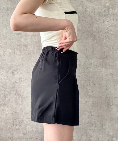 Mejoul(メジュール)の「【2026春夏新作】ハイウエスト タックフレア ショートパンツ(その他パンツ・レディース・ブラック/ライトブルー/ホワイト・M/L)」の17枚目の写真