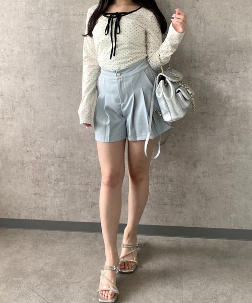 Mejoul(メジュール)の「【2026春夏新作】ハイウエスト タックフレア ショートパンツ(その他パンツ・レディース・ブラック/ライトブルー/ホワイト・M/L)」の15枚目の写真