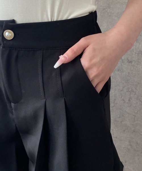 Mejoul(メジュール)の「【2026春夏新作】ハイウエスト タックフレア ショートパンツ(その他パンツ・レディース・ブラック/ライトブルー/ホワイト・M/L)」の20枚目の写真