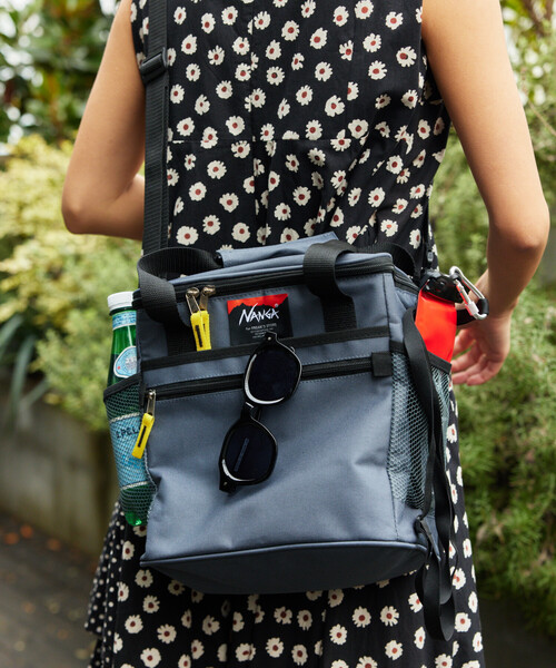 NANGA(ナンガ)の「NANGA × FREAK'S STORE/ナンガ × フリークスストア 別注 SOFT COOLER 10L ソフトクーラー 10L(アウトドアグッズ・メンズ・グレー/ブラック/その他9・ONE SIZE)」の8枚目の写真