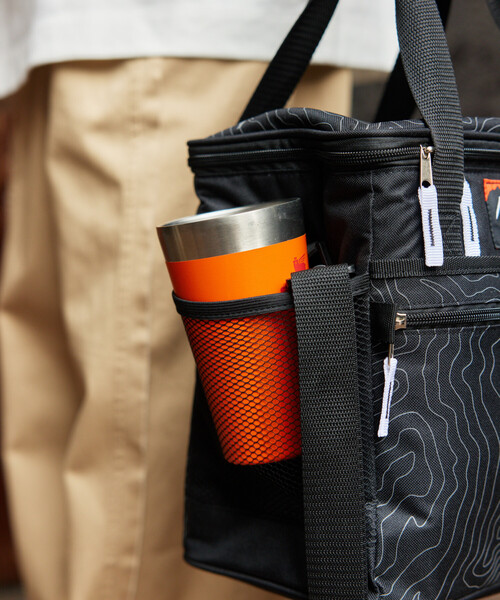 NANGA（ナンガ）の「NANGA × FREAK'S STORE/ナンガ × フリークスストア 別注 SOFT COOLER 10L ソフトクーラー 10L（アウトドアグッズ・メンズ・グレー/ブラック・ONE SIZE）」の14枚目の写真