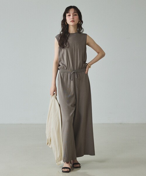 qualite(カリテ)の「【接触冷感】レーヨンストレッチオールインワン/春服/夏服/オフィスカジュアル(ワンピース・レディース・チャコールグレー/グレー・38/36)」の9枚目の写真