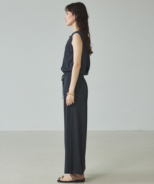 qualite(カリテ)の「【接触冷感】レーヨンストレッチオールインワン/春服/夏服/オフィスカジュアル(ワンピース・レディース・チャコールグレー/グレー・38/36)」の14枚目の写真