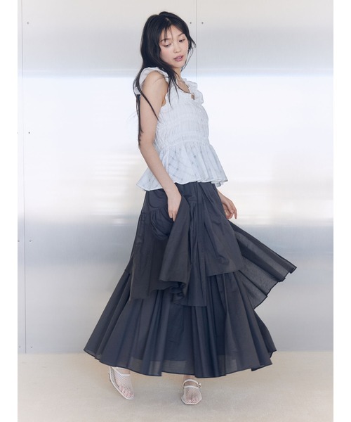 LAGUNAMOON（ラグナムーン）の「アシメティアードコットンスカート 春服（スカート・レディース・チャコールグレー/ホワイト・MEDIUM/SMALL）」の4枚目の写真