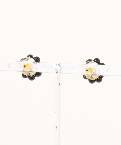tone（トーン）の「【kiki&yuyu】シンプルダブルフラワーのピアス(MA)（ピアス（両耳用）・レディース・ブラック/ホワイト/ブルー・FREE）」の4枚目の写真