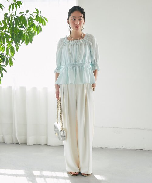 La boutique BonBon(ラブティックボンボン)の「【軽やか素材】シャーリングギャザーブラウス(シャツ/ブラウス・レディース・ホワイト/ミント/バイオレット/ネイビー・FREE)」の8枚目の写真