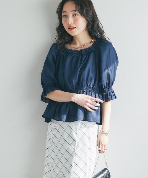 La boutique BonBon(ラブティックボンボン)の「【軽やか素材】シャーリングギャザーブラウス(シャツ/ブラウス・レディース・ホワイト/ミント/バイオレット/ネイビー・FREE)」の19枚目の写真