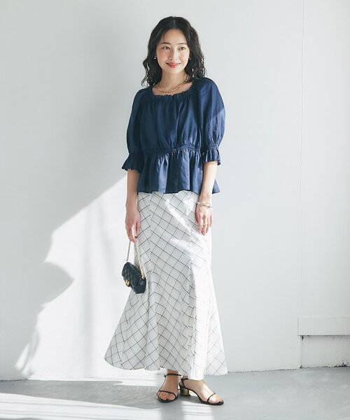 La boutique BonBon(ラブティックボンボン)の「【軽やか素材】シャーリングギャザーブラウス(シャツ/ブラウス・レディース・ホワイト/ミント/バイオレット/ネイビー・FREE)」の22枚目の写真