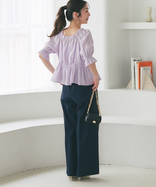 La boutique BonBon(ラブティックボンボン)の「【雨に日にもおすすめ】シャーリングギャザーブラウス(シャツ/ブラウス・レディース・ホワイト/ミント/バイオレット/ネイビー・FREE)」の10枚目の写真