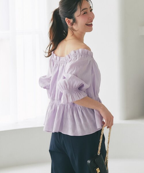 La boutique BonBon(ラブティックボンボン)の「【雨に日にもおすすめ】シャーリングギャザーブラウス(シャツ/ブラウス・レディース・ホワイト/ミント/バイオレット/ネイビー・FREE)」の12枚目の写真