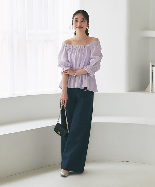 La boutique BonBon(ラブティックボンボン)の「【雨に日にもおすすめ】シャーリングギャザーブラウス(シャツ/ブラウス・レディース・ホワイト/ミント/バイオレット/ネイビー・FREE)」の14枚目の写真