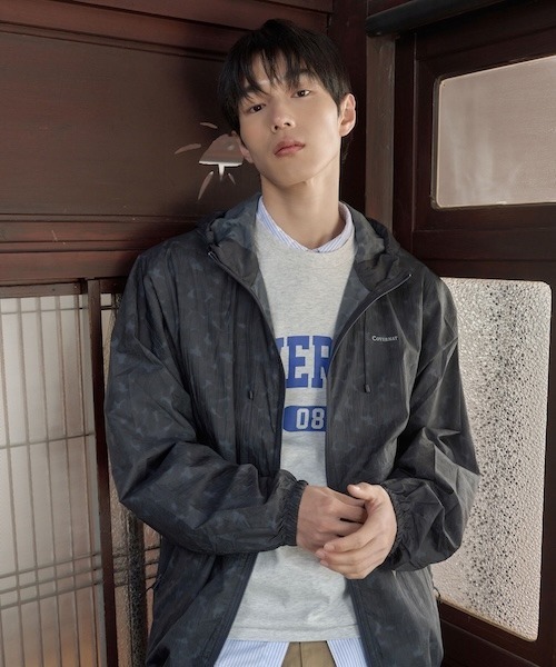 COVERNAT(カバーナット)の「ARCH 08 LOGO T-SHIRT(Tシャツ/カットソー・メンズ・ブラック/杢グレー/ヘザーグレー/ターコイズブルー/カモフラージュ/ホワイト・XX-LARGE/X-LARGE/LARGE/MEDIUM/SMALL/X-SMALL)」の11枚目の写真