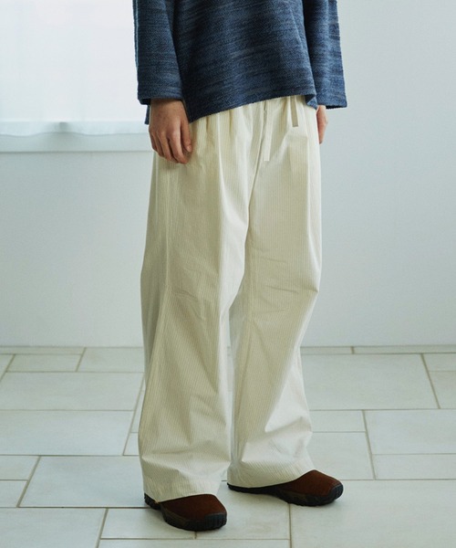 MATSUFUJI(マツフジ)の「【MATSUFUJI/マツフジ】Striped Wide Trousers(その他パンツ・メンズ・ブラック/オフホワイト・3/2)」の2枚目の写真