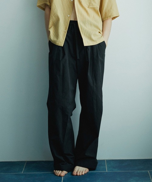 MATSUFUJI(マツフジ)の「【MATSUFUJI/マツフジ】Striped Wide Trousers(その他パンツ・メンズ・ブラック/オフホワイト・3/2)」の1枚目の写真